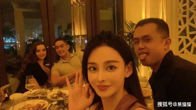 秦泽文:那个和币安赵长鹏一起吃饭的女人