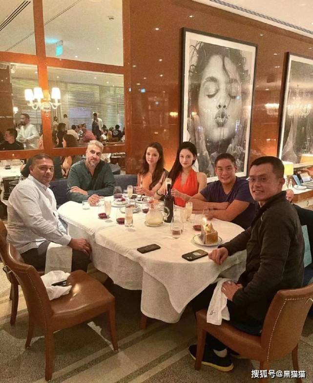 秦泽文:那个和币安赵长鹏一起吃饭的女人