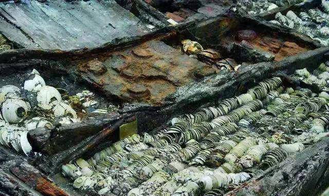 “南海一号”被成功打捞<strong></p>
<p>7号交易所</strong>,光是清理船体淤泥,专家们就花了7年