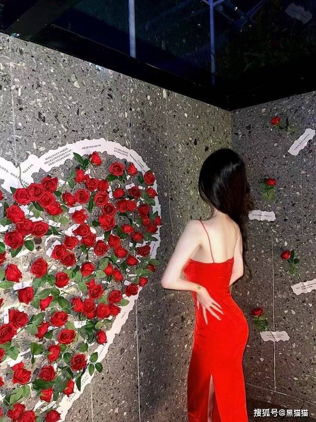 惨！币圈女孩子借钱炒币爆仓<strong></p>
<p>交易所炒币</strong>，然后下海了……