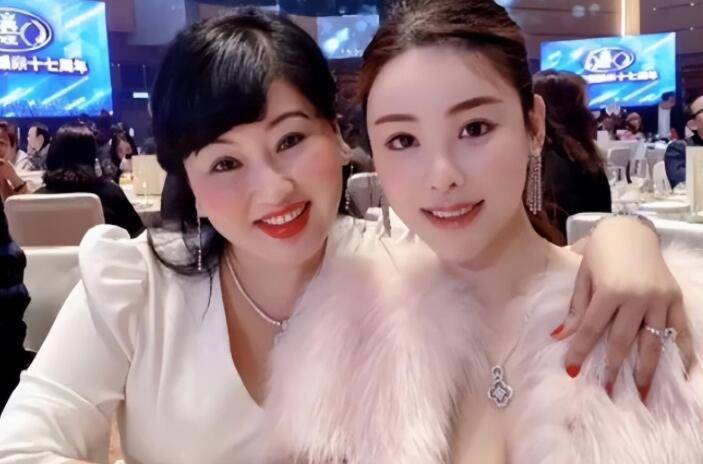 媒体分析蔡天凤遇害的根本原因：涉嫌洗钱<strong></p>
<p>信托基金</strong>，没给邝家成立信托基金