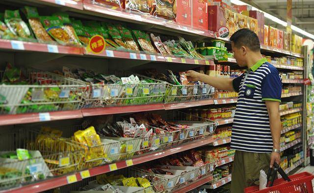 拒绝公司京东投资<strong></p>
<p>美宜佳店铺</strong>,我们便利店之王出现了,门店3万家,年入500亿