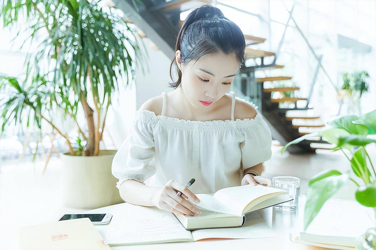 美国布鲁克斯大学工商管理博士学位班