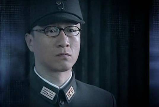 1949年一银行经理成为上海工商局副局长<strong></p>
<p>工商局</strong>，好友惊呼：他是卧底