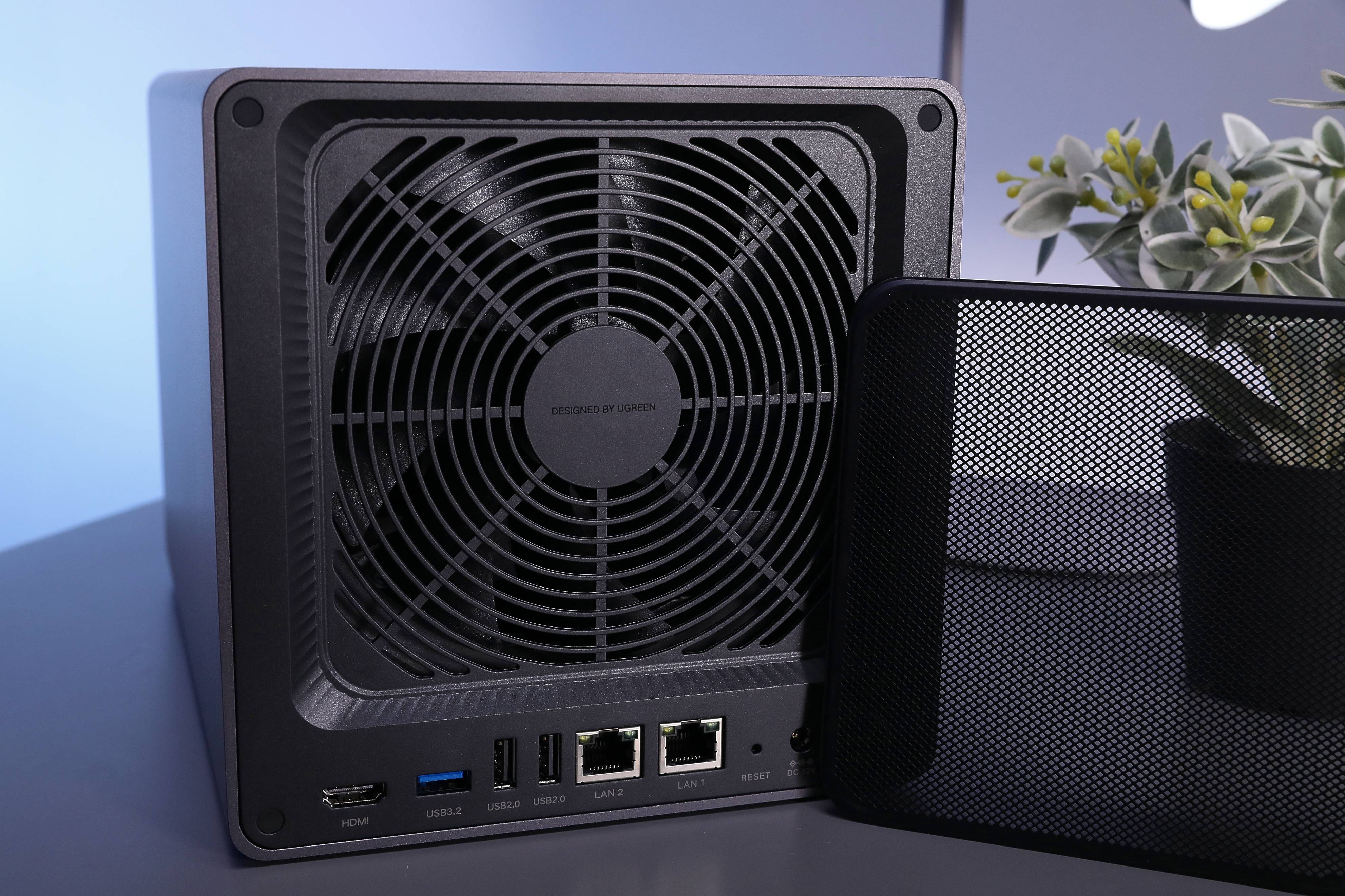 价格和品质只能二选一？绿联DX4600 Pro旗舰好物<strong></p>
<p>二分币价格</strong>，神仙价格！