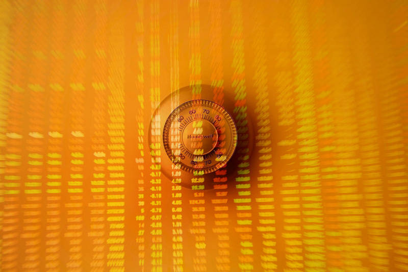 实时数据在量化交易中的作用是什么？