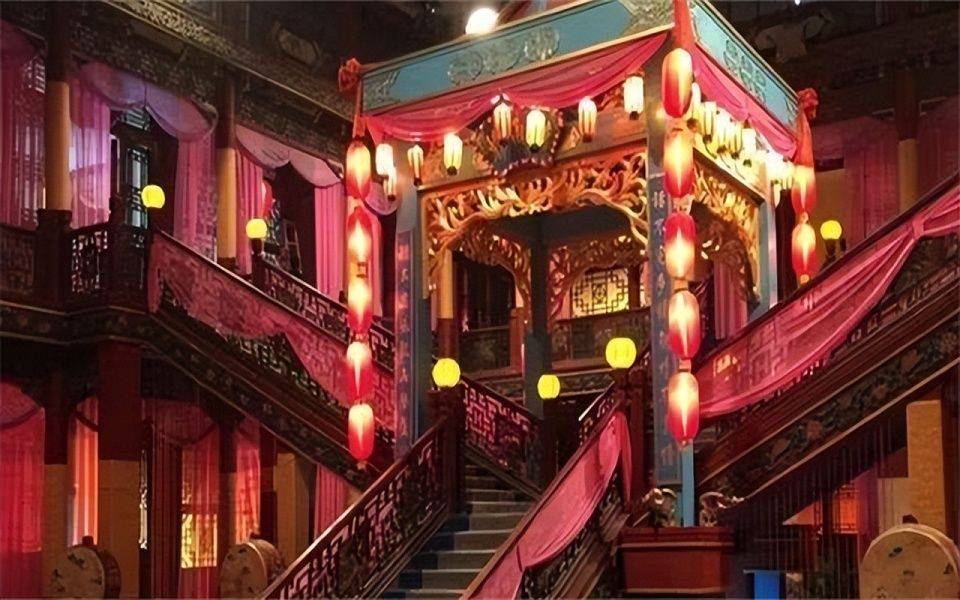 古代逛一次青楼需要花多少银子？换算成人民币是多少钱？