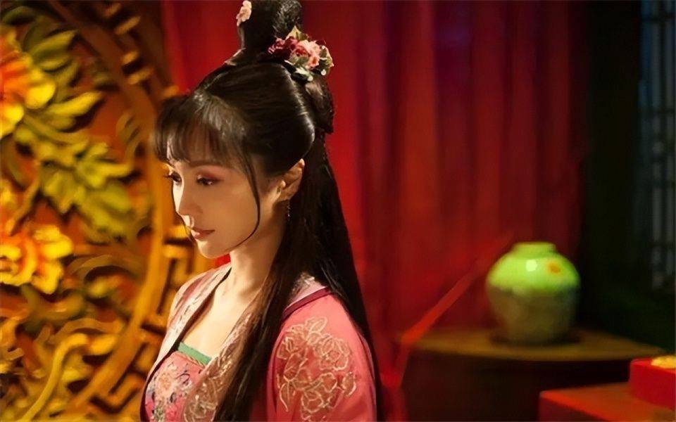 古代逛一次青楼需要花多少银子<strong></p>
<p>抖币多少钱</strong>？换算成人民币是多少钱？