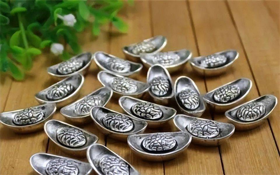 古代逛一次青楼需要花多少银子<strong></p>
<p>抖币多少钱</strong>？换算成人民币是多少钱？