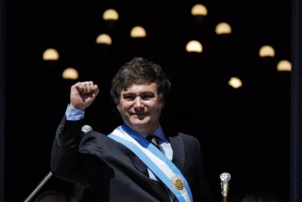 阿根廷货币汇率腰斩<strong></p>
<p>货币互换交易</strong>,米莱对华换了脸色,求中方扩大货币互换协议