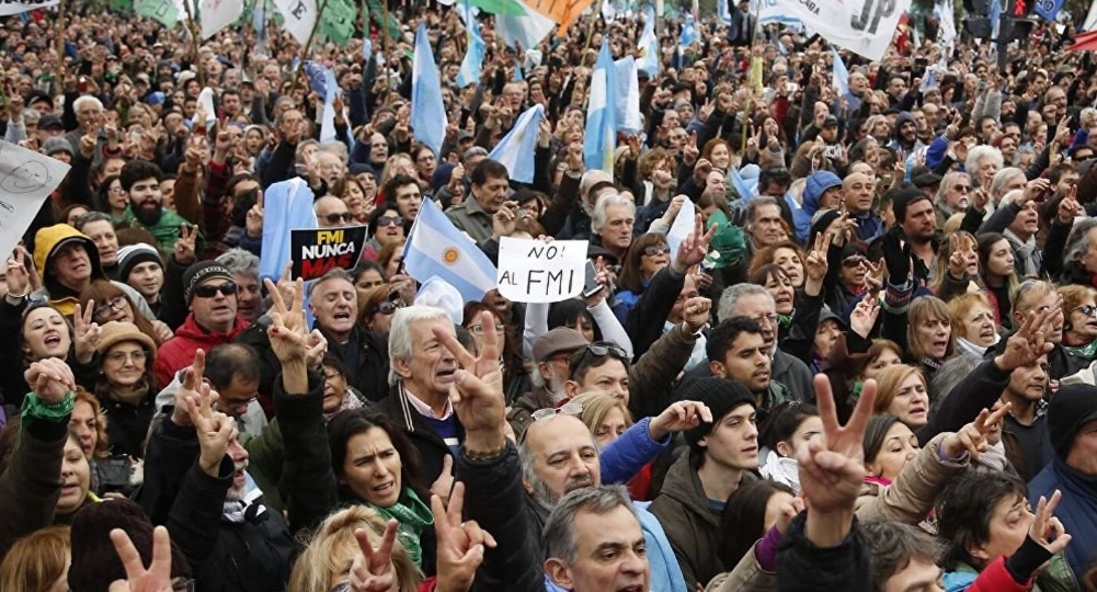 阿根廷货币汇率腰斩<strong></p>
<p>货币互换交易</strong>,米莱对华换了脸色,求中方扩大货币互换协议