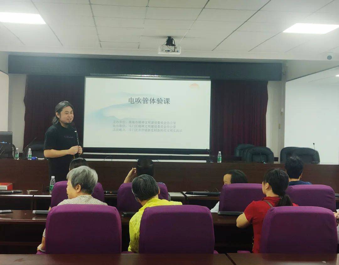 当村里的“银发族”玩起​了音乐