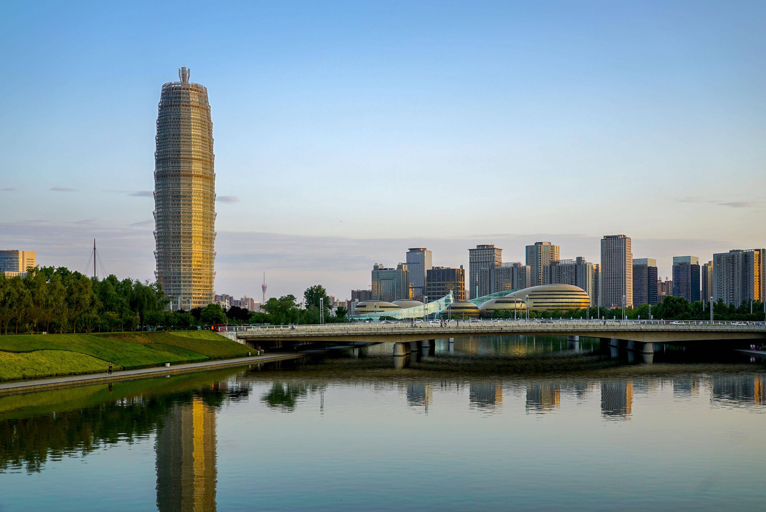 AI模拟主播、RPA政务数字员工……郑东新区新质生产力满目新