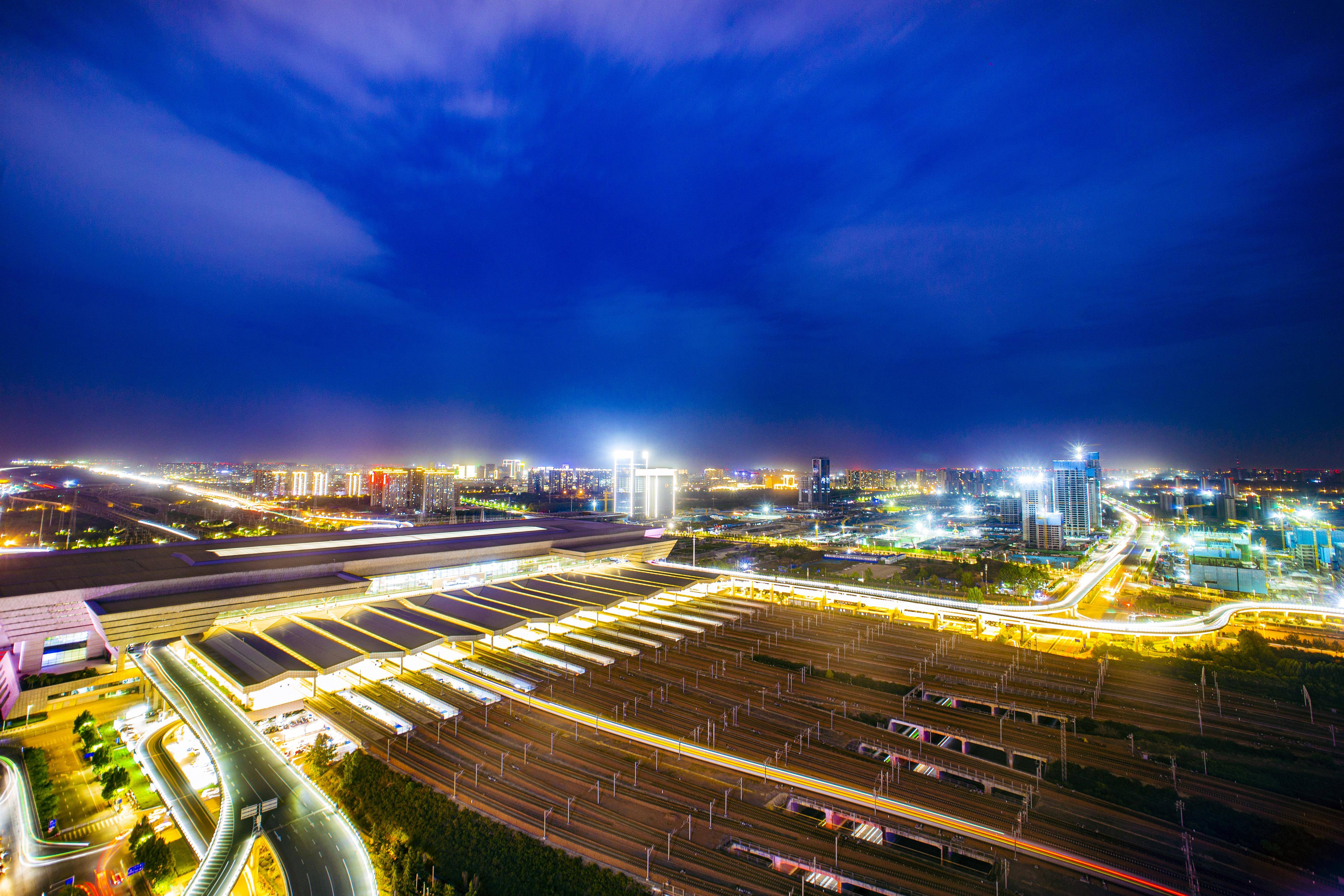 AI模拟主播、RPA政务数字员工……郑东新区新质生产力满目新