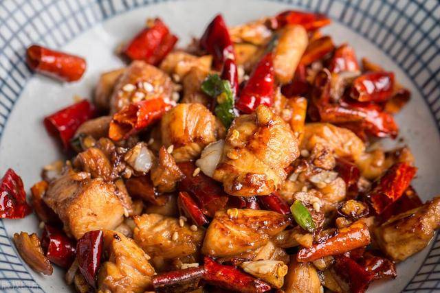 惊艳味蕾<strong></p>
<p>币哥手把手教你炒币</strong>!绝味湘菜辣椒炒肉手把手教你速成秘籍!