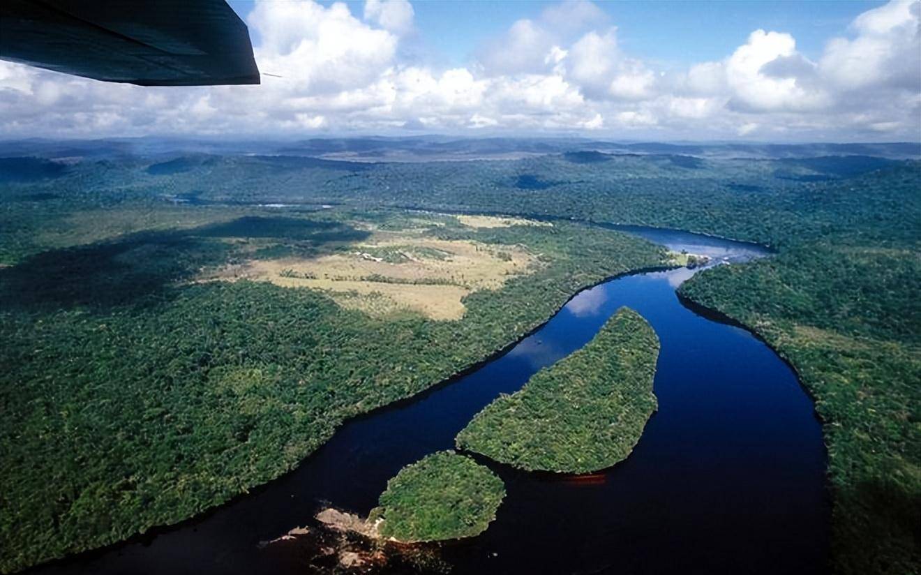 货币贬值30万倍<strong></p>
<p>货币贬值</strong>，贫穷使杀人率全球第一，委内瑞拉到底经受了什么