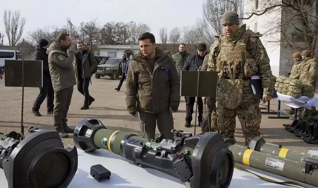 战局恶化<strong></p>
<p>货币贬值</strong>,高官集体出逃,货币贬值降息加税,美国准备收割清场?