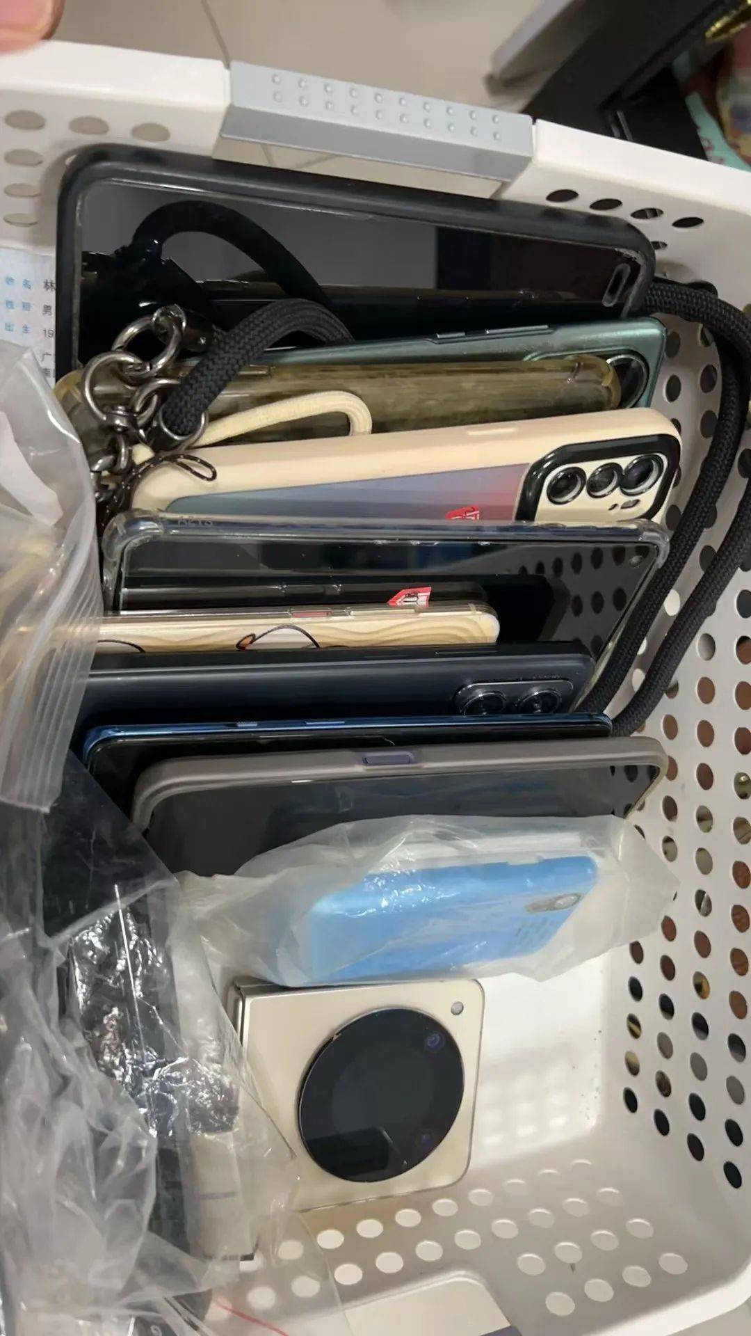 广州南站:900多台手机无人认领<strong></p>
<p>币币账户</strong>!12306可查询