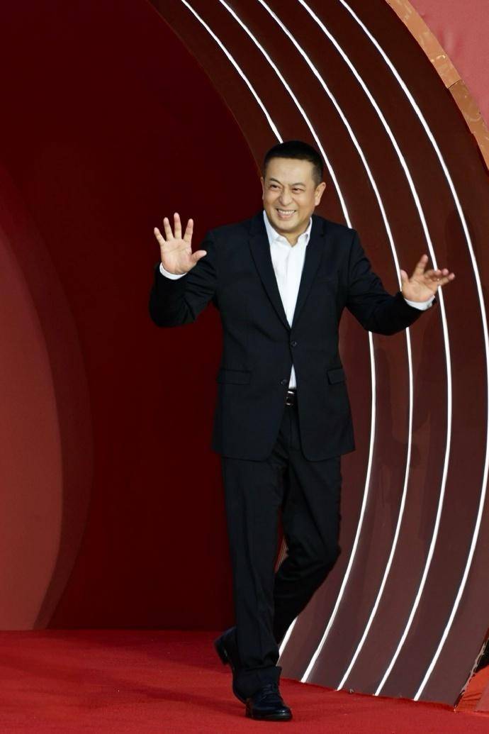 自媒体曝54岁张嘉益离婚<strong></p>
<p>炒币自动交易软件</strong>,为了躲妻子宁愿多在外工作,张嘉益工作室:假得离谱!