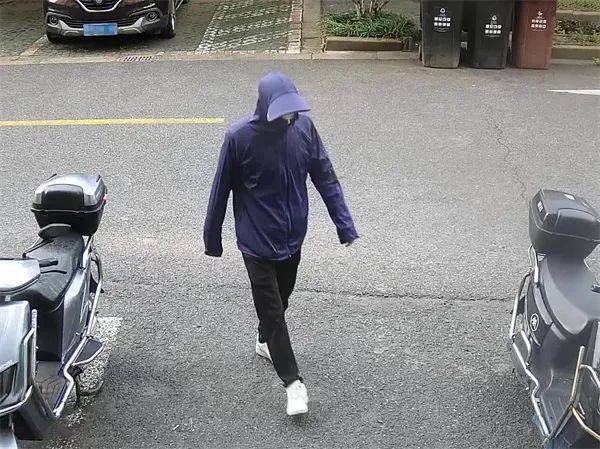 男子对前妻动起“歪脑筋”<strong></p>
<p>炒币自动交易软件</strong>，潜入其家中……上海警方：刑拘