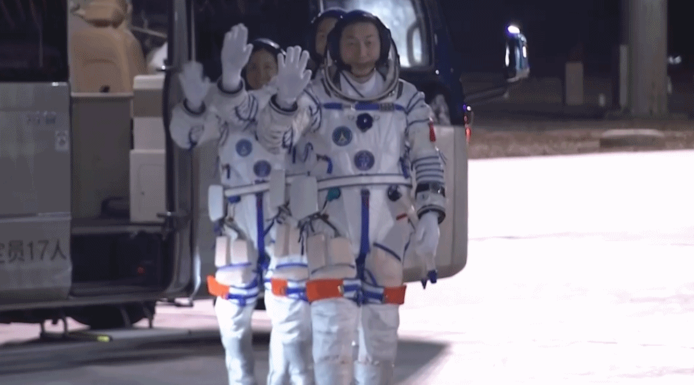 “90后”初上太空<strong></p>
<p>moc币20个币</strong>!见证高燃瞬间 神舟十九号发射精华浓缩版→