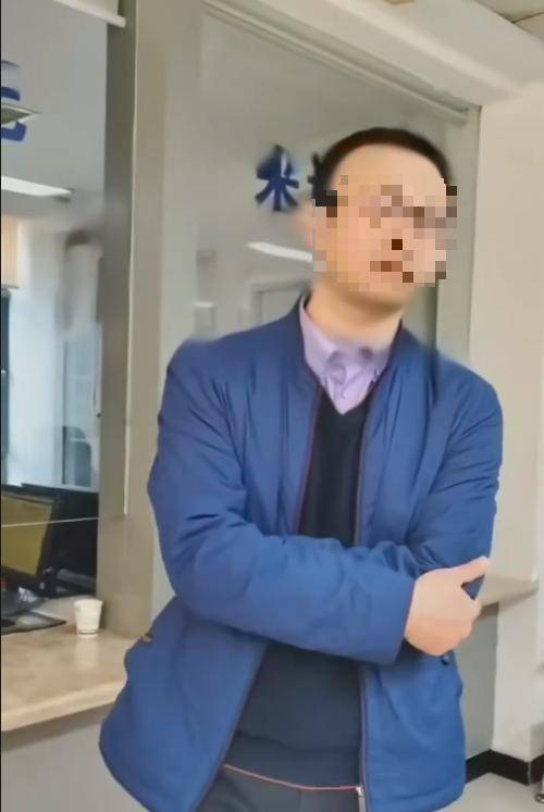 规划局副局长跳窗逃离<strong></p>
<p>moc币20个币</strong>,被堵4小时不能怪群众