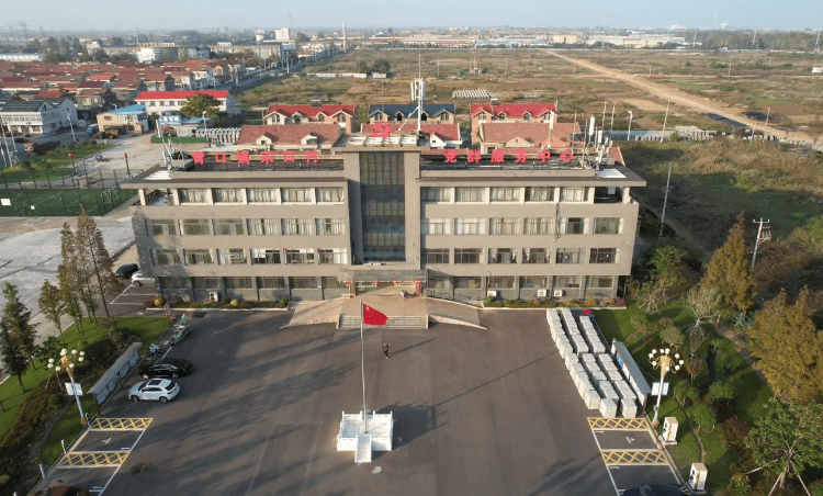 他被抓当晚有老百姓放鞭炮庆祝<strong></p>
<p>moc币20个币</strong>,探访江苏第一位农民副县长“三蟒”豪宅