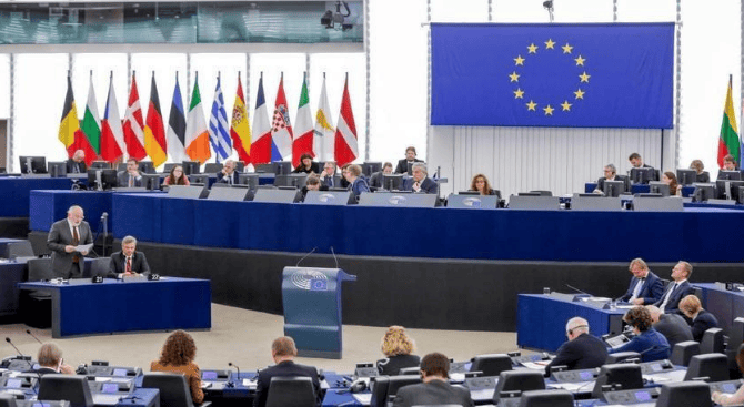 给脸不要脸?欧盟深夜致电中方<strong></p>
<p>vrc客户端软件下载</strong>,不到24小时,欧议员集体窜台