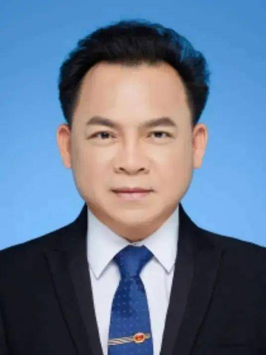 卸任市委书记3天后<strong></p>
<p>vrc客户端软件下载</strong>,55岁的他任省政府党组成员!