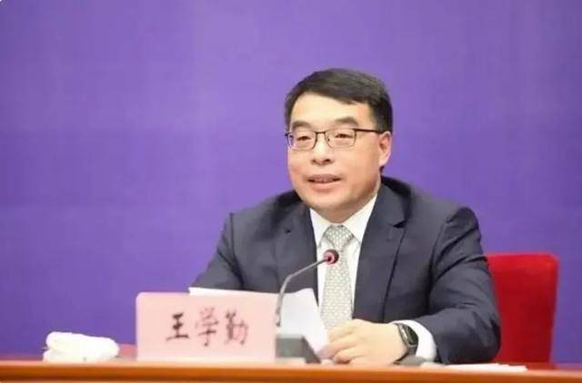 卸任市委书记3天后<strong></p>
<p>vrc客户端软件下载</strong>,55岁的他任省政府党组成员!