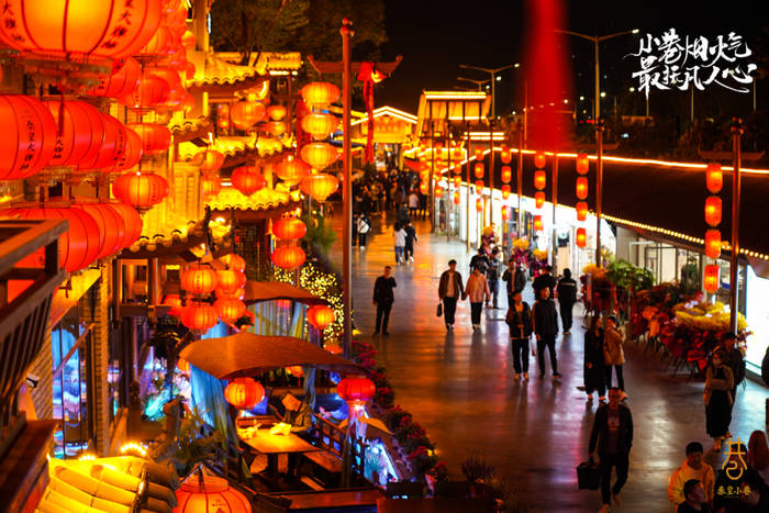 秦皇岛一网红夜市被指违规占用规划绿地却经营4年之久<strong></p>
<p>eth币多少一个</strong>,当地回应:无审批手续 | 刚调查