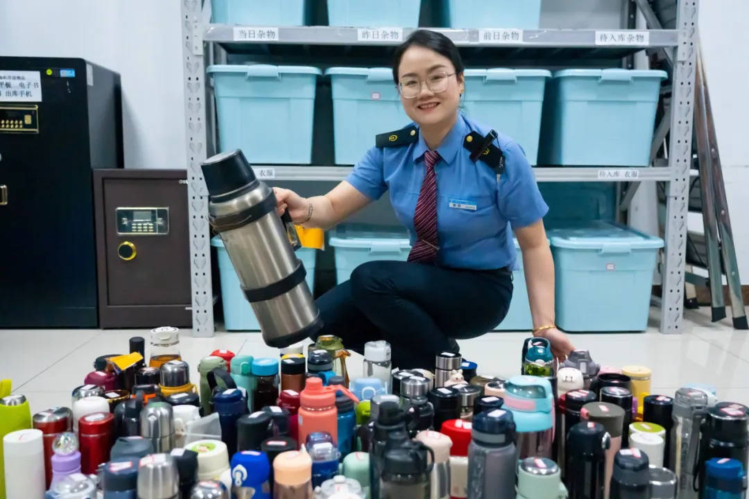 6天捡1000张身份证<strong></p>
<p>债券回购交易案例</strong>！高铁站工作人员回应