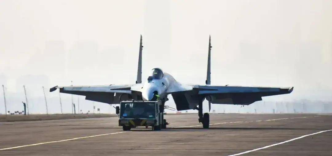 中国首个双航母战斗群横空出世<strong></p>
<p>债券回购交易案例</strong>!歼-15B/D居然悄悄装备这么多了?