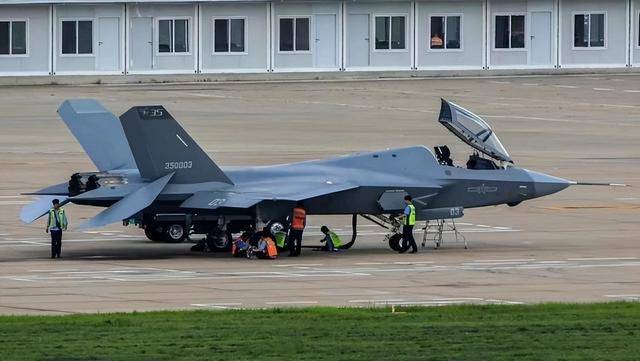 苏-57已在机场转场<strong></p>
<p>债券回购交易案例</strong>,将与歼-35“同台竞技”,中俄卖家秀准备就绪