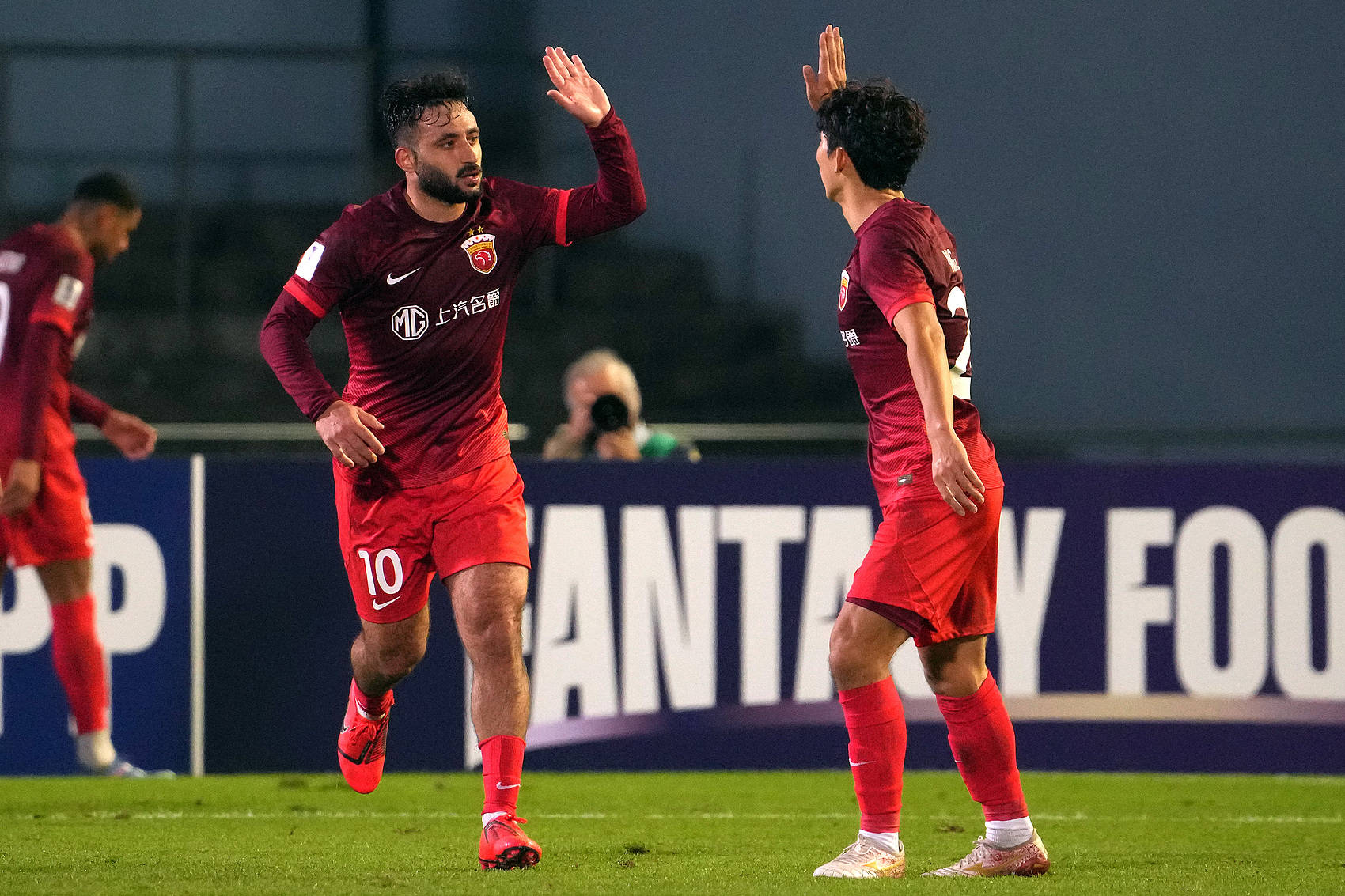 当头棒喝<strong></p>
<p>云币网eth充值地址</strong>!亚冠-巴尔加斯世界波遮羞 海港1-3川崎前锋