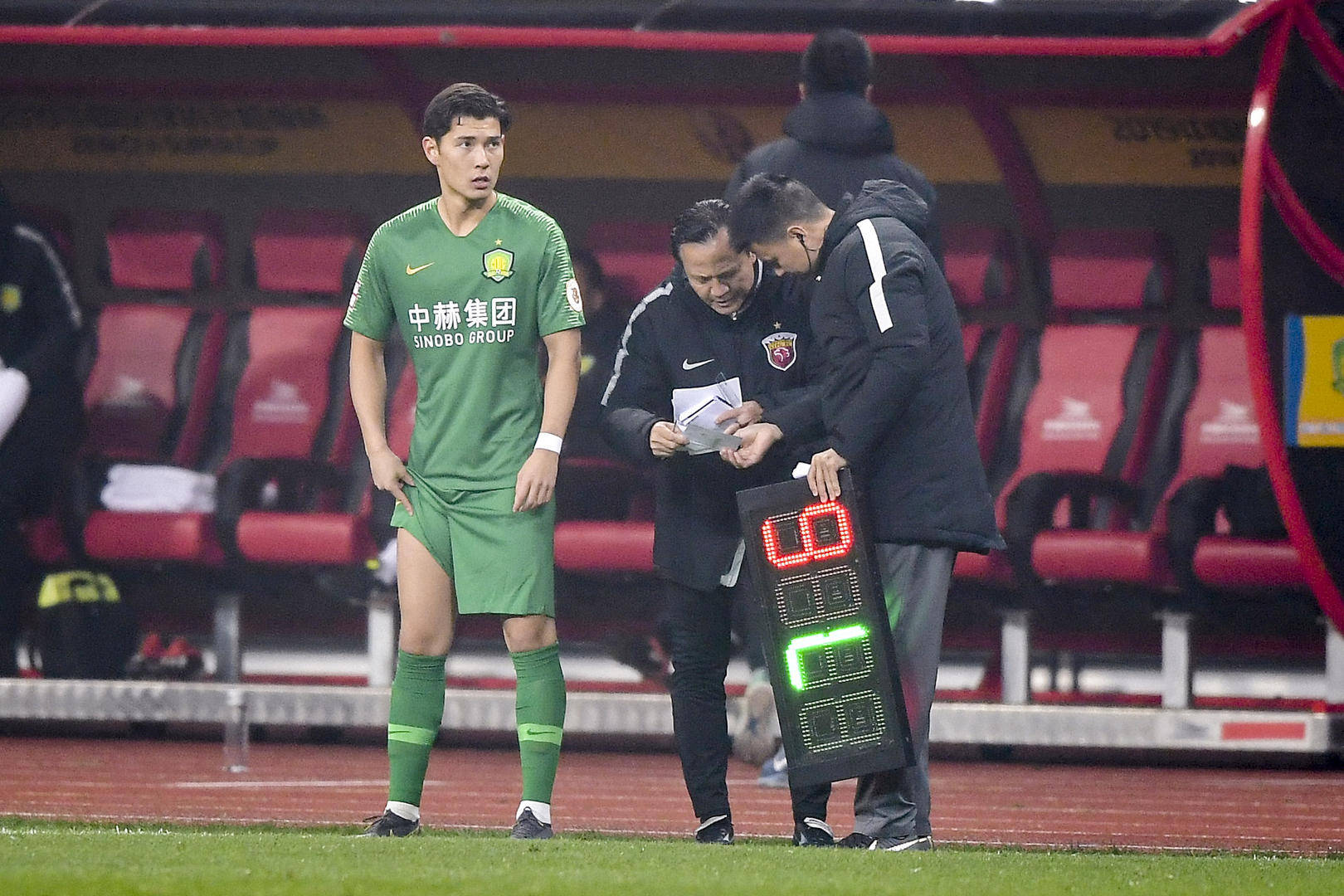 国足大名单公布后<strong></p>
<p>云币网eth充值地址</strong>，26岁的挪甲头号射手侯永永落选引发争议