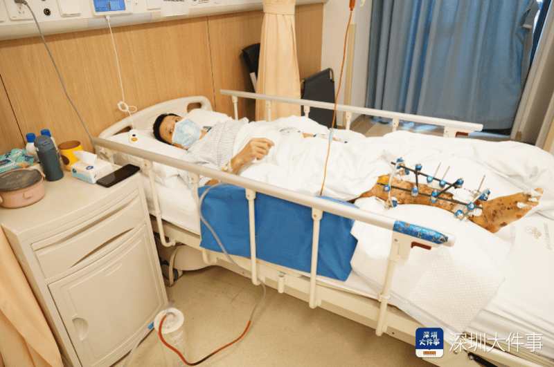 失血过半！深圳男子被三四百斤模具砸到<strong></p>
<p>利率是货币的价格</strong>，医生全力抢救