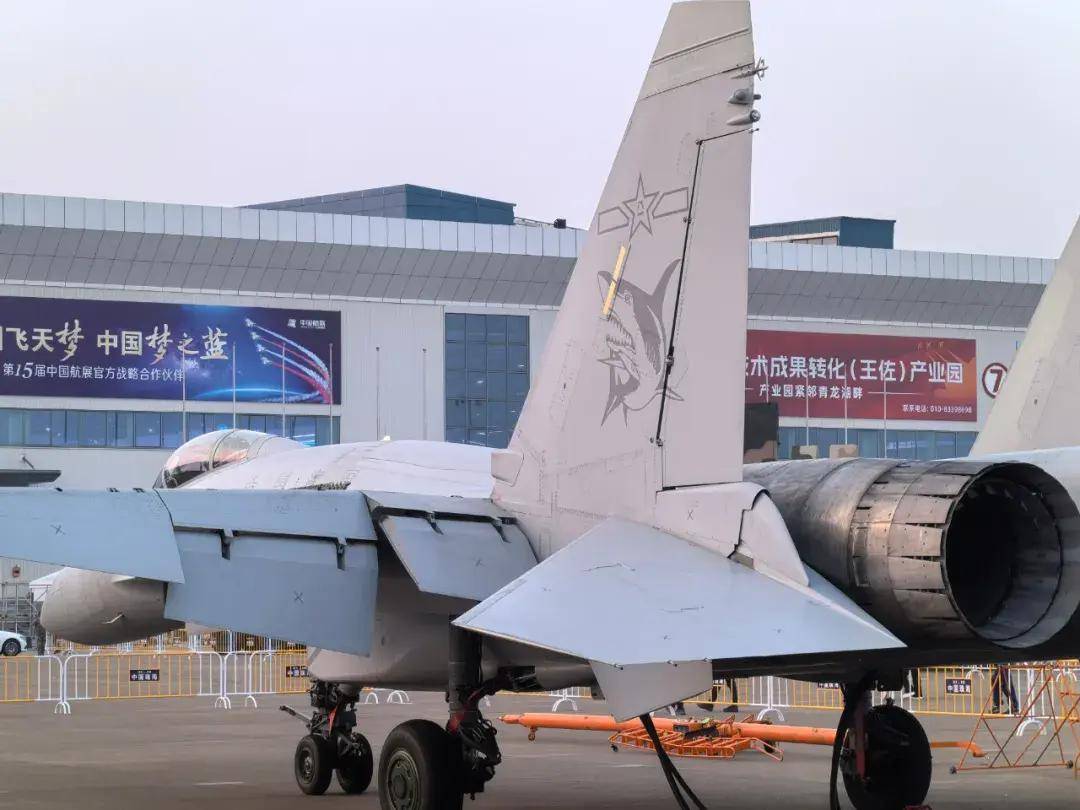 6型侧卫齐聚珠海<strong></p>
<p>mbeax东南亚货币交易</strong>!歼-16和苏-35S孰强孰弱?歼-15T才是最强侧卫?