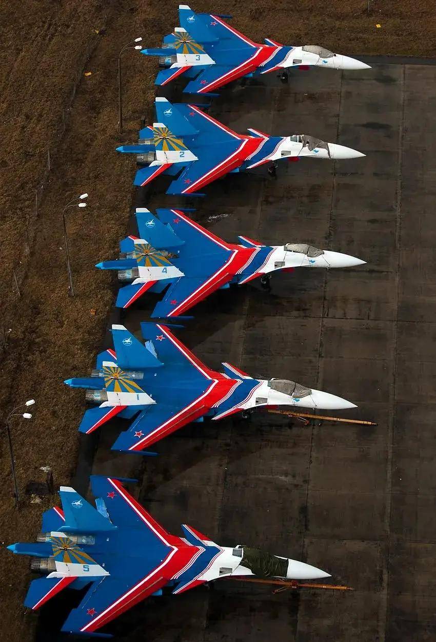 6型侧卫齐聚珠海<strong></p>
<p>mbeax东南亚货币交易</strong>!歼-16和苏-35S孰强孰弱?歼-15T才是最强侧卫?