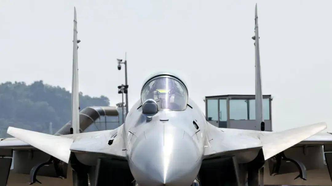 6型侧卫齐聚珠海<strong></p>
<p>mbeax东南亚货币交易</strong>!歼-16和苏-35S孰强孰弱?歼-15T才是最强侧卫?