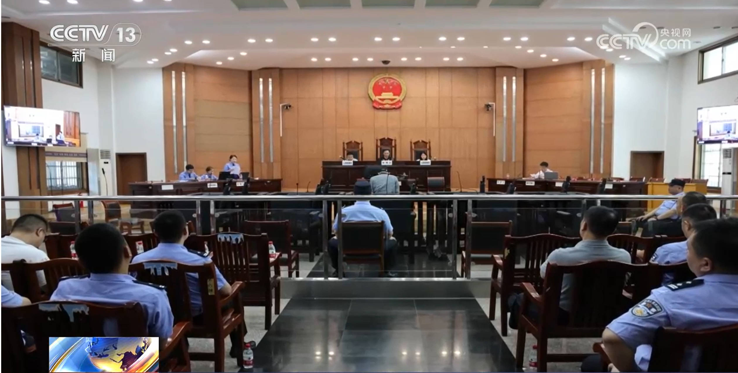 时速可达180公里<strong></p>
<p>关于etf套利交易</strong>!部分未成年人沉迷?电动自行车非法改装暗藏隐患