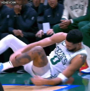 硬扛字母哥垫脚“绝招”<strong></p>
<p>关于etf套利交易</strong>,“铁人”塔图姆赛后怒喷裁判