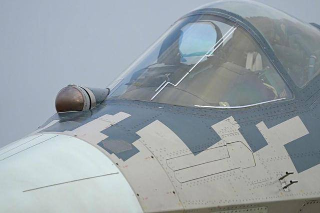 俄罗斯真实在！苏57拆下雷达罩<strong></p>
<p>可以交易公信宝的网站</strong>，弹舱打开随便看，背后用意不一般