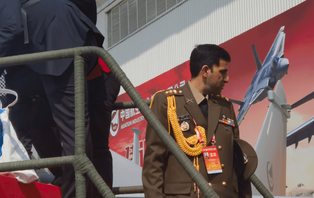 歼10CE才是最大赢家?航展首日被包围<strong></p>
<p>可以交易公信宝的网站</strong>,伊朗空军司令登机满脸幸福