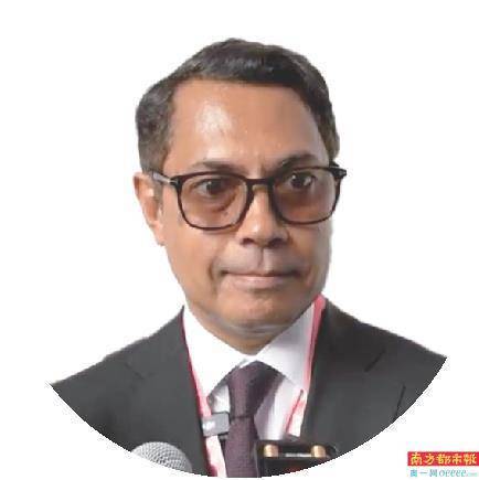 “我还没见过这么大的飞机<strong></p>
<p>可以交易公信宝的网站</strong>,太喜欢了”