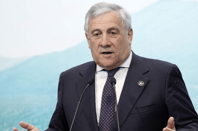 中方专机连夜起飞<strong></p>
<p>币圈交易30秒看涨跌</strong>,赶在拜登卸任之前,带400人闪现美国大后方