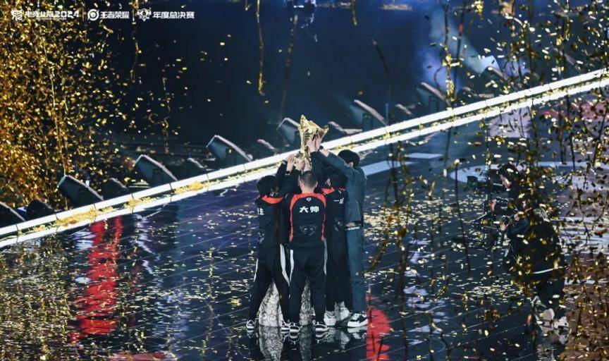 现场超3万人<strong></p>
<p>币圈交易30秒看涨跌</strong>!昨晚北京朝阳这里有场顶级电竞赛