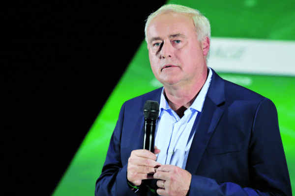 意法半导体CEO:我们正把在中国学到的带回西方<strong></p>
<p>三角货币对冲ea</strong>,传教士时代已结束