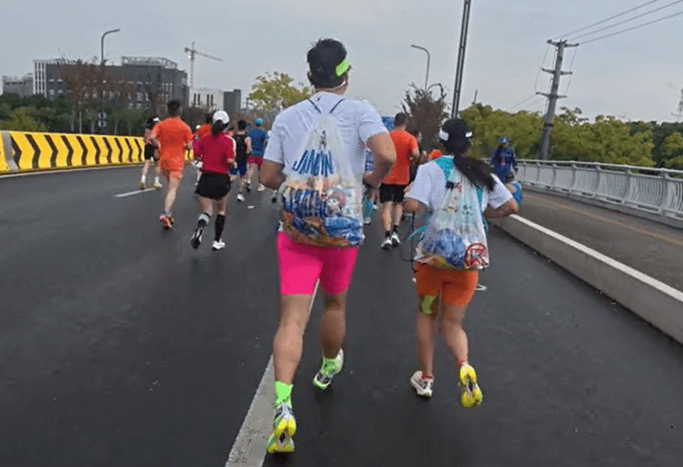 苏州马拉松薅“能量胶”的男女已找到<strong></p>
<p>三角货币对冲ea</strong>,文体旅游局正沟通请示或对其作出禁赛处罚