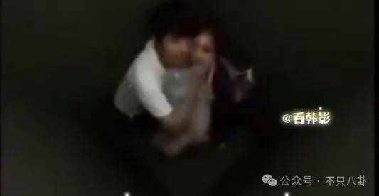 又发现新孩子了<strong></p>
<p>电力现货交易试点</strong>！这位50多岁大叔私生活这么混乱吗？